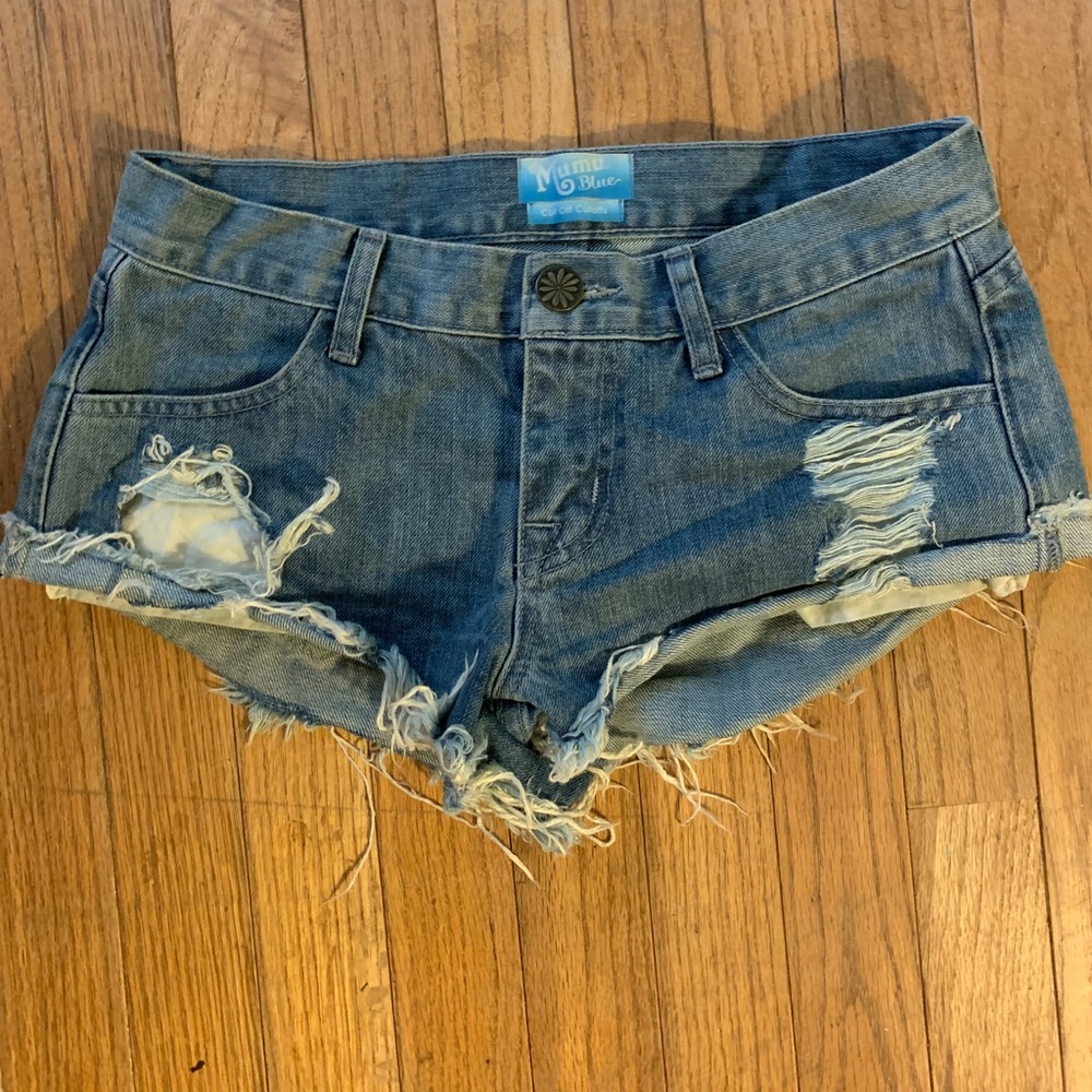Show me your mumu jean shorts size 25
